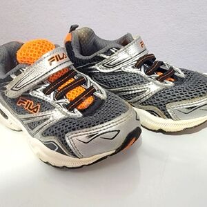 Fila toddler boy size 8 tennis shoes
